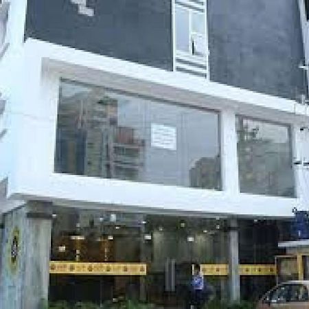 La Riviera Suites Madhapur Hyderabad Ngoại thất bức ảnh