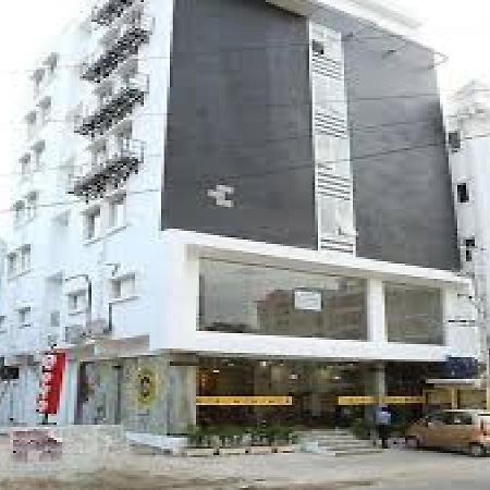 La Riviera Suites Madhapur Hyderabad Ngoại thất bức ảnh