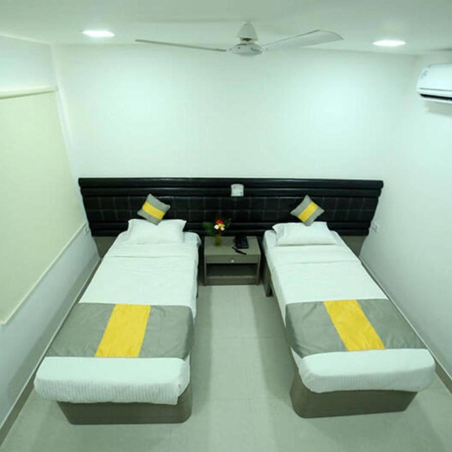 La Riviera Suites Madhapur Hyderabad Ngoại thất bức ảnh