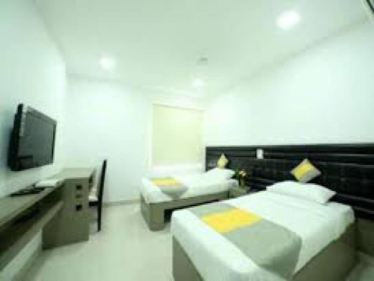 La Riviera Suites Madhapur Hyderabad Ngoại thất bức ảnh