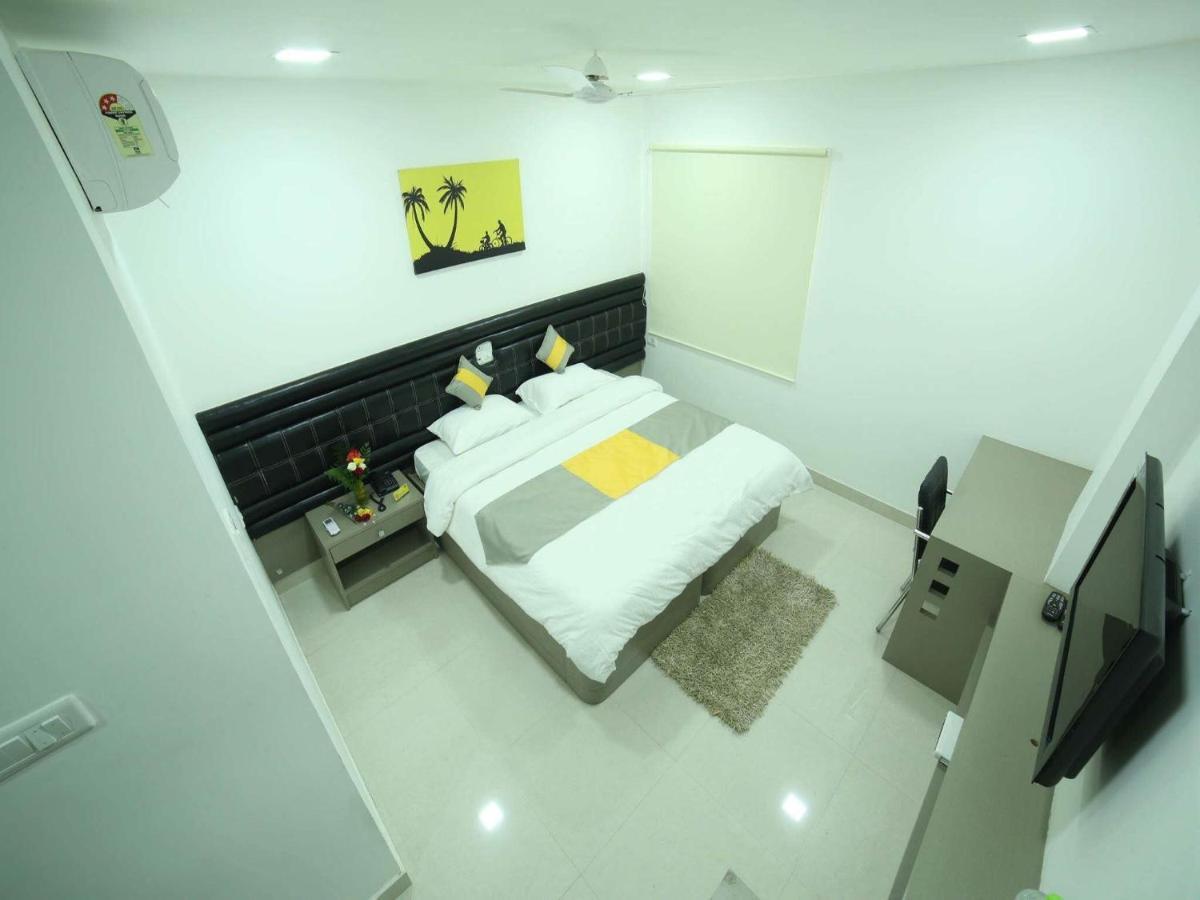 La Riviera Suites Madhapur Hyderabad Ngoại thất bức ảnh