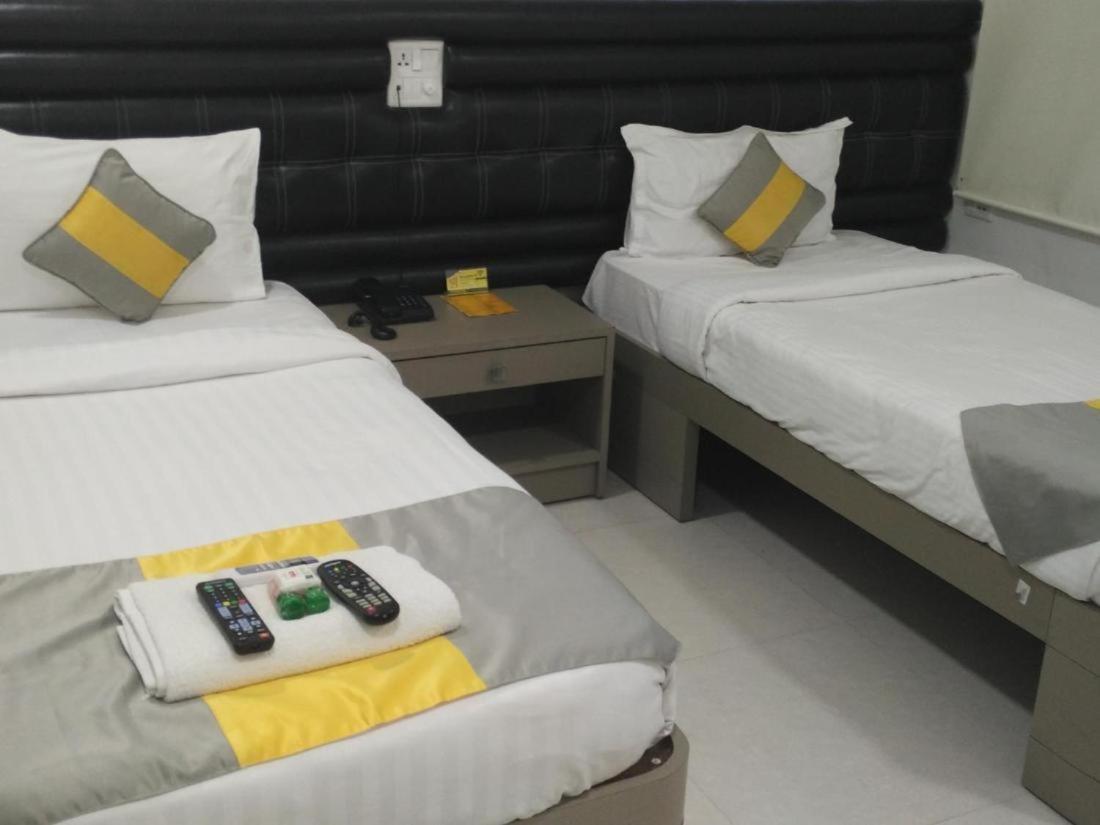 La Riviera Suites Madhapur Hyderabad Ngoại thất bức ảnh